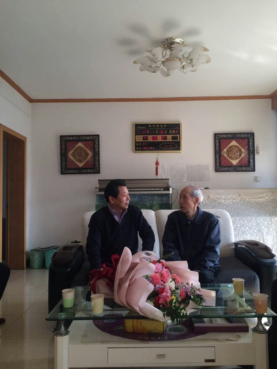 孔校长和李院士谈话照片